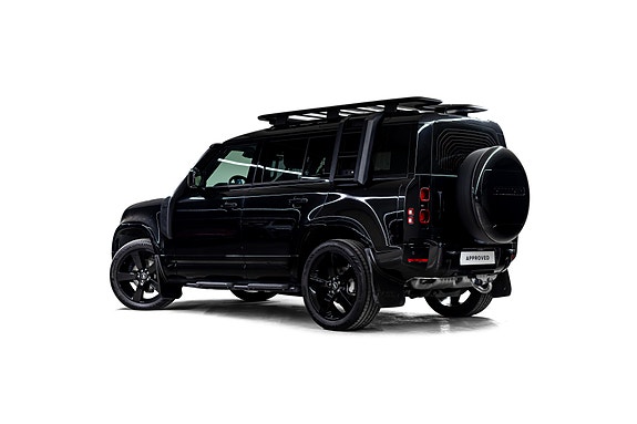 Land Rover Defender 110 12 of 30