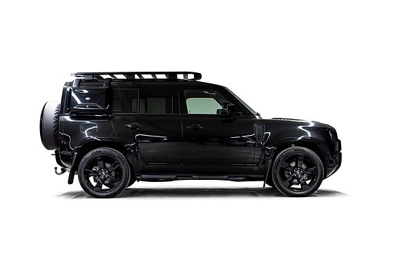 Land Rover Defender 110 11 of 30