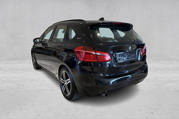 BMW 225xe 3 of 20