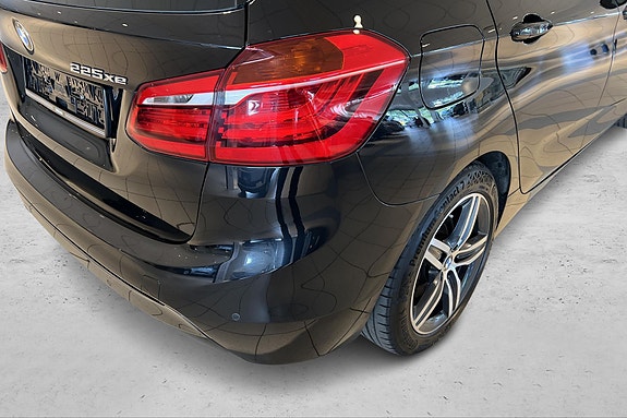 BMW 225xe 13 of 20