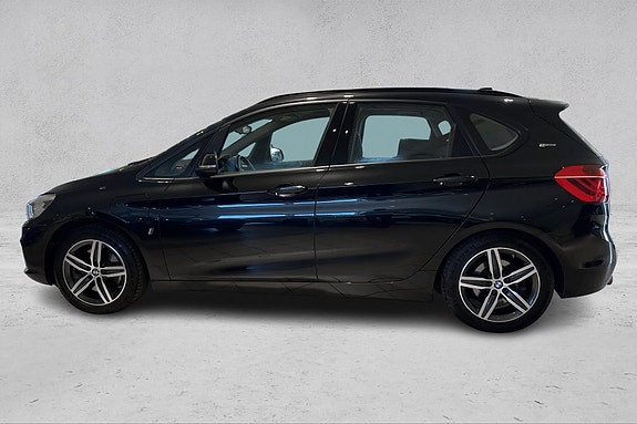 BMW 225xe 2 of 20