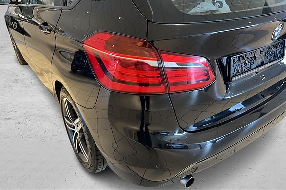 BMW 225xe 12 of 20