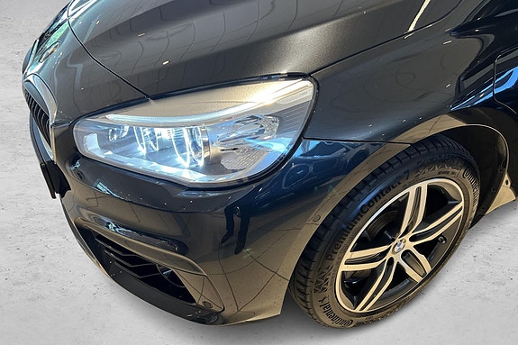 BMW 225xe 11 of 20