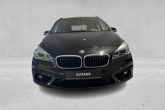 BMW 225xe 8 of 20