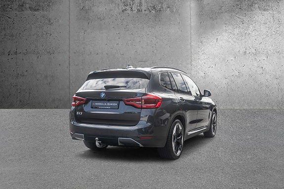 BMW iX3 5 of 30