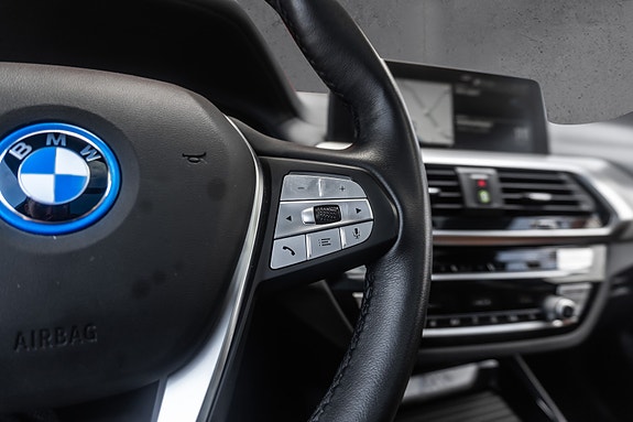 BMW iX3 23 of 30