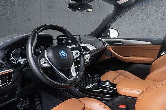 BMW iX3 12 of 30