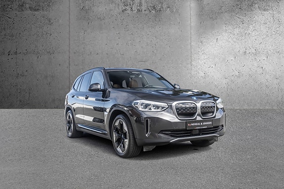 BMW iX3 3 of 30