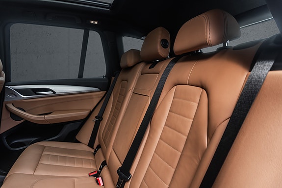 BMW iX3 14 of 30