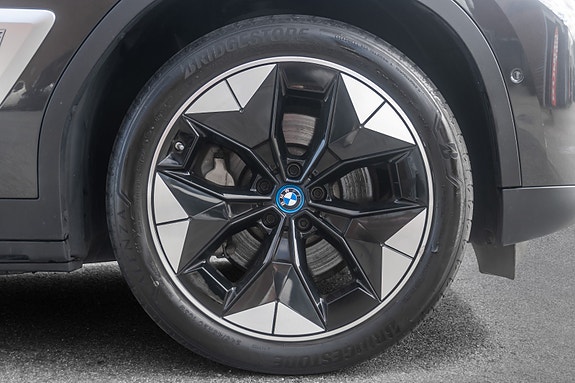 BMW iX3 9 of 30