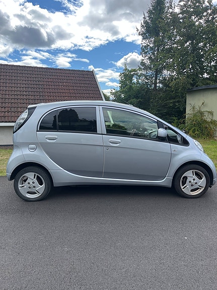 Mitsubishi i-Miev 4 of 10