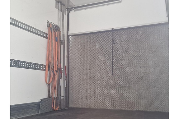 Volvo FE320 4x2 med sideåpning 9 of 9