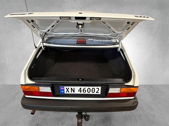 Saab 900 7 of 30