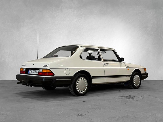 Saab 900 9 of 30