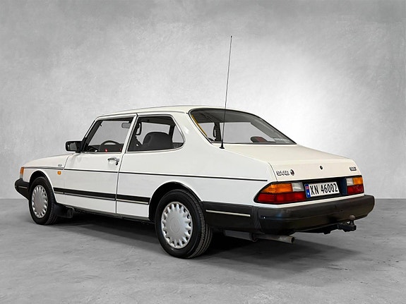 Saab 900 5 of 30