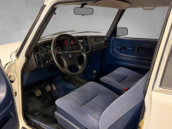 Saab 900 17 of 30