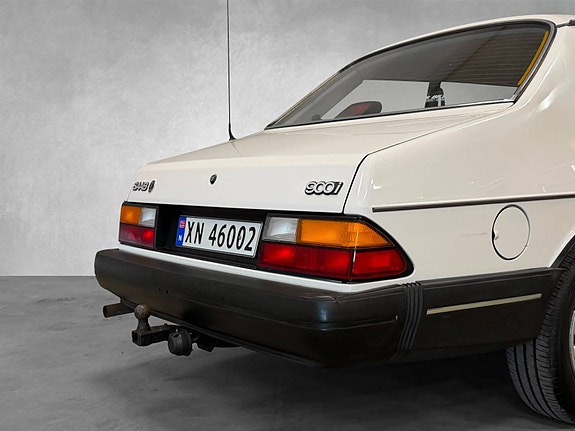 Saab 900 8 of 30