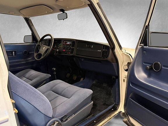 Saab 900 20 of 30