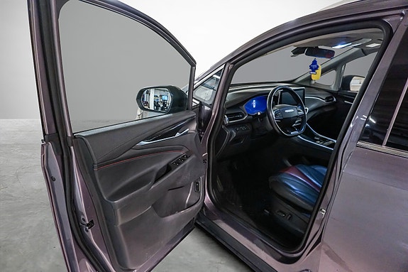 Maxus Euniq 5 9 of 24