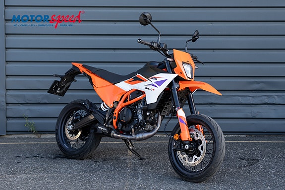 KTM 390 SMC R Demo 2 of 8