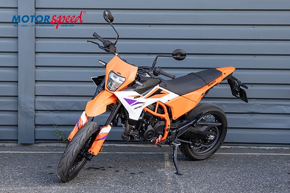 KTM 390 SMC R Demo 4 of 8