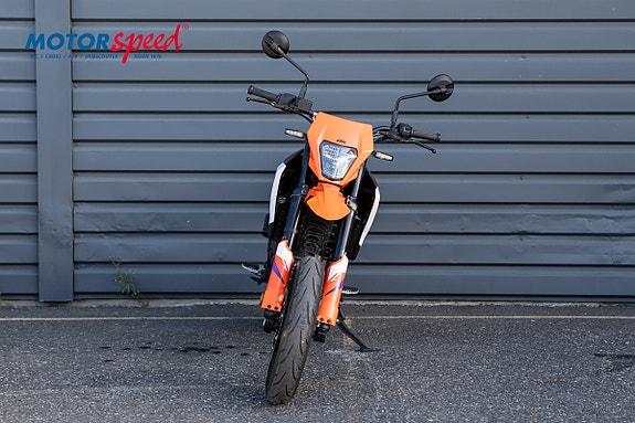 KTM 390 SMC R Demo 3 of 8
