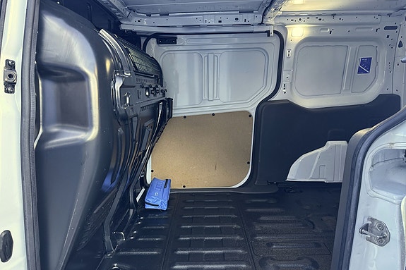 Ford Transit Connect 9 of 19