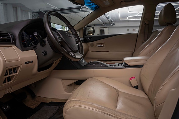 Lexus RX450h 22 of 30