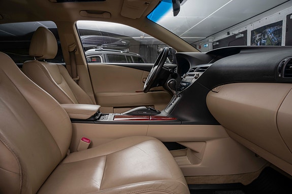 Lexus RX450h 26 of 30