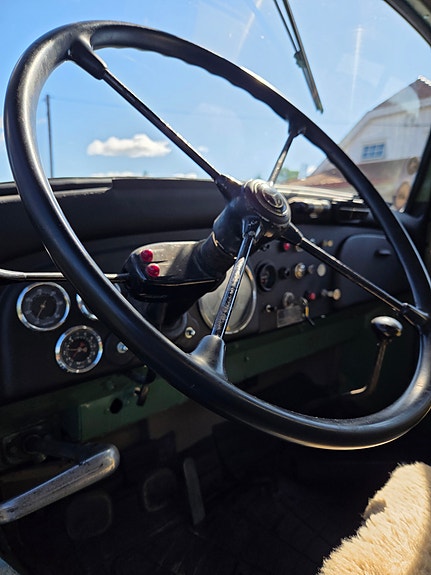 Mercedes-Benz 321 / 48 14 of 21