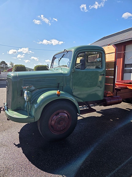 Mercedes-Benz 321 / 48 6 of 21