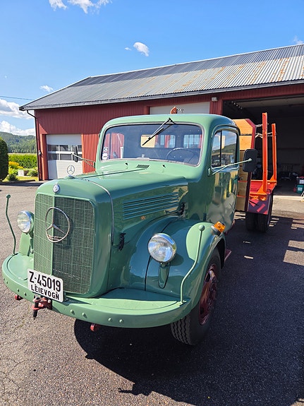 Mercedes-Benz 321 / 48 4 of 21