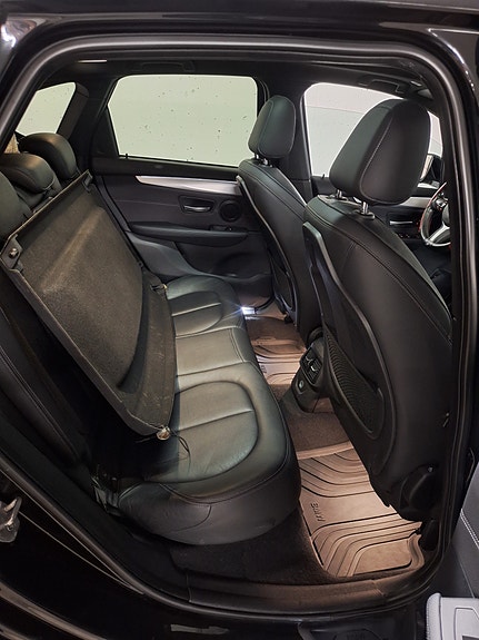 BMW 220d 13 of 16