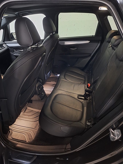 BMW 220d 14 of 16