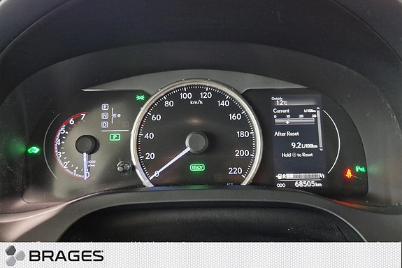 Lexus CT200h 11 of 28