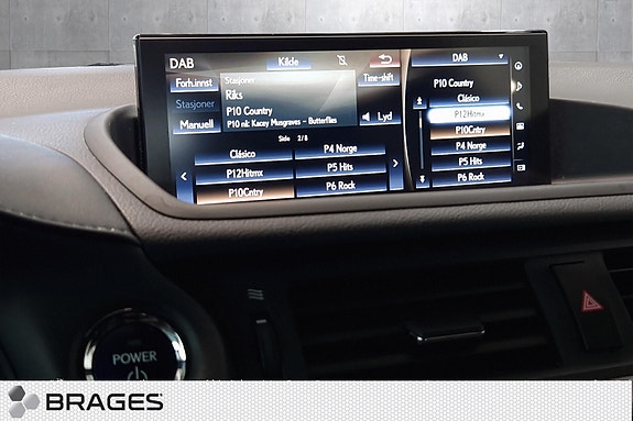 Lexus CT200h 16 of 28