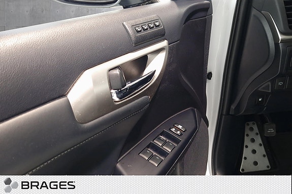 Lexus CT200h 20 of 28