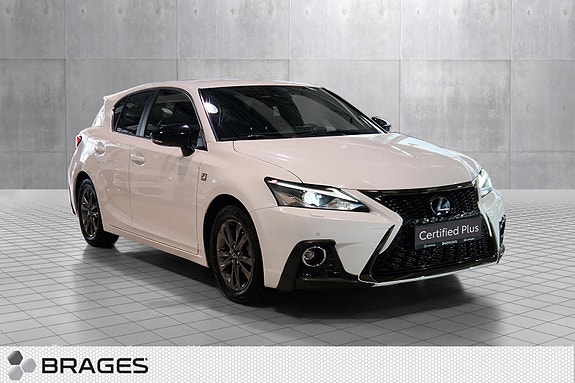 Lexus CT200h 7 of 28