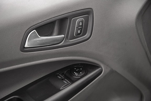 Ford Transit Connect 16 of 19