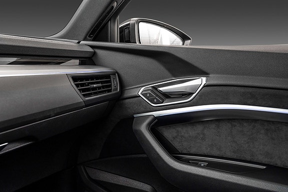 Audi e-tron S 17 of 28