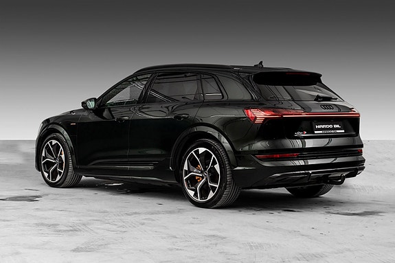 Audi e-tron S 7 of 28