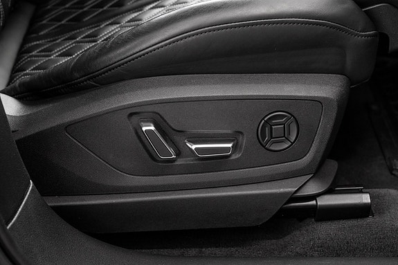 Audi e-tron S 27 of 28