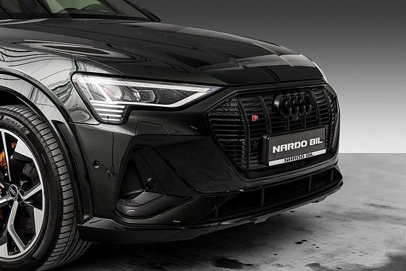 Audi e-tron S 2 of 28