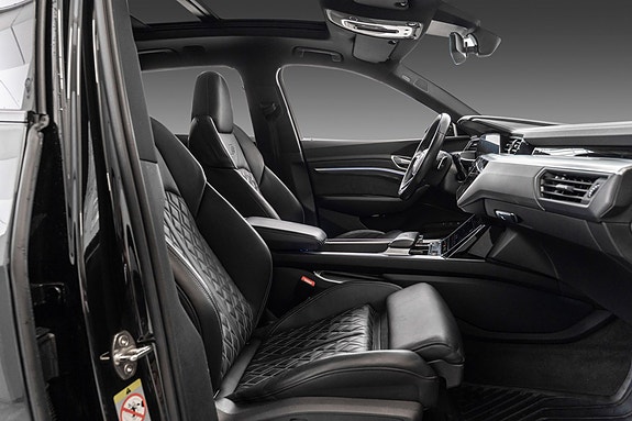 Audi e-tron S 28 of 28