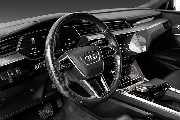 Audi e-tron S 20 of 28