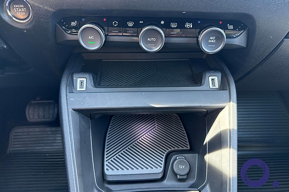 Citroen E-C4 26 of 30
