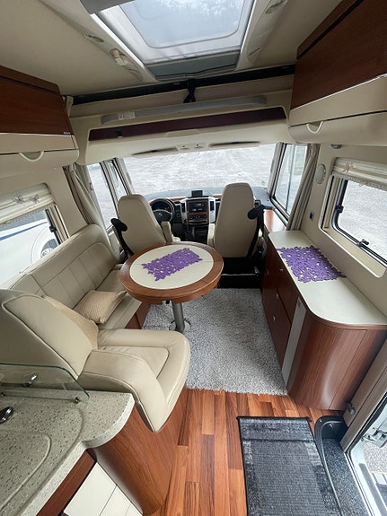 Hymer HYMERMOBIL S 830 Meget velholdt / Støttelabber / Skinninteriør 11 of 30