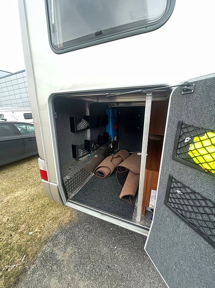 Hymer HYMERMOBIL S 830 Meget velholdt / Støttelabber / Skinninteriør 9 of 30