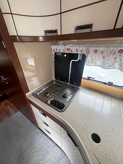 Hymer HYMERMOBIL S 830 Meget velholdt / Støttelabber / Skinninteriør 24 of 30