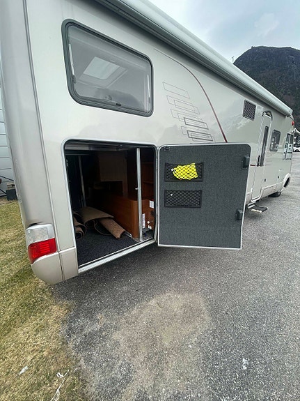 Hymer HYMERMOBIL S 830 Meget velholdt / Støttelabber / Skinninteriør 8 of 30